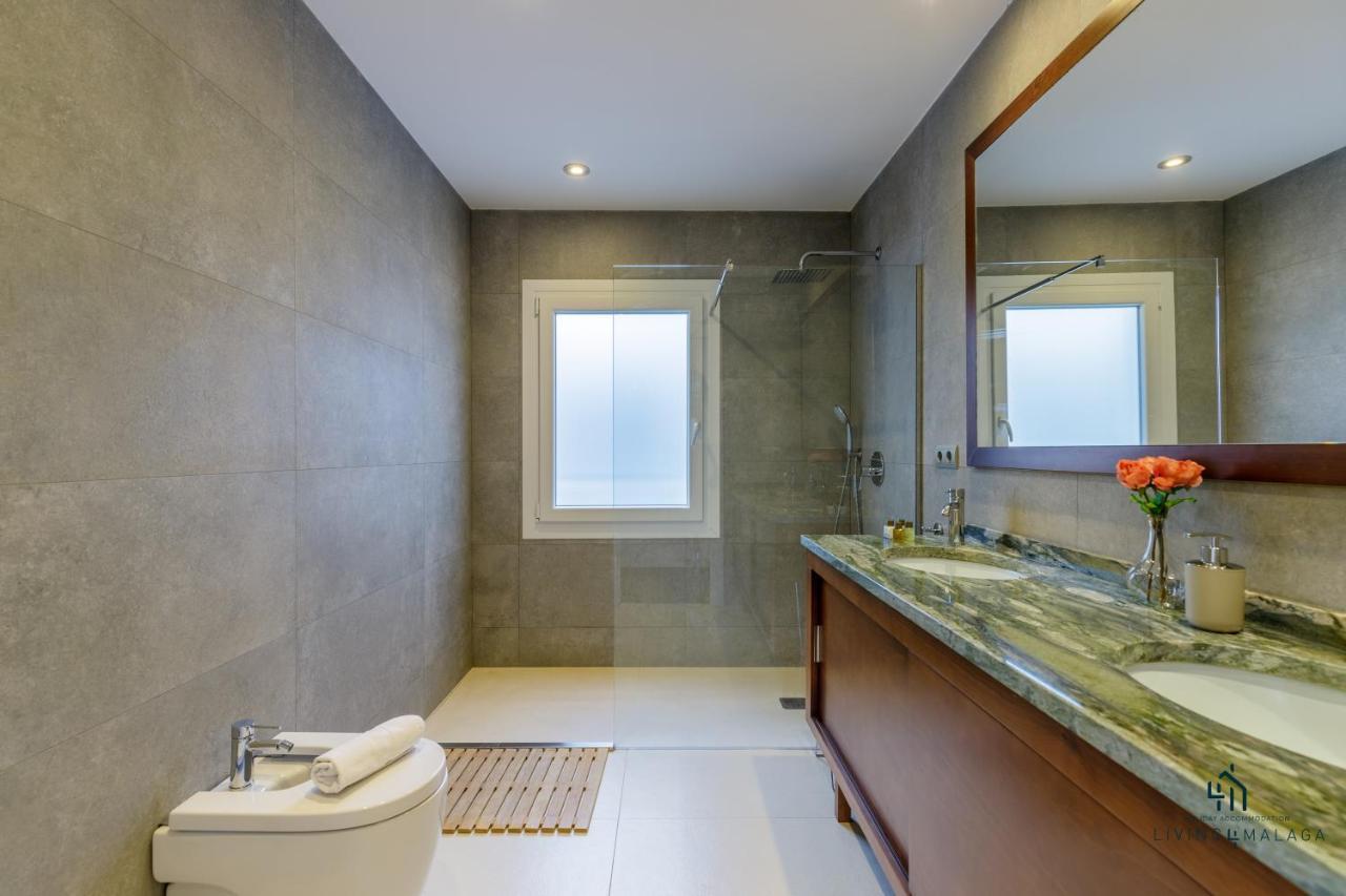 Living4Malaga Theatre Square Terrace Apartment Ngoại thất bức ảnh